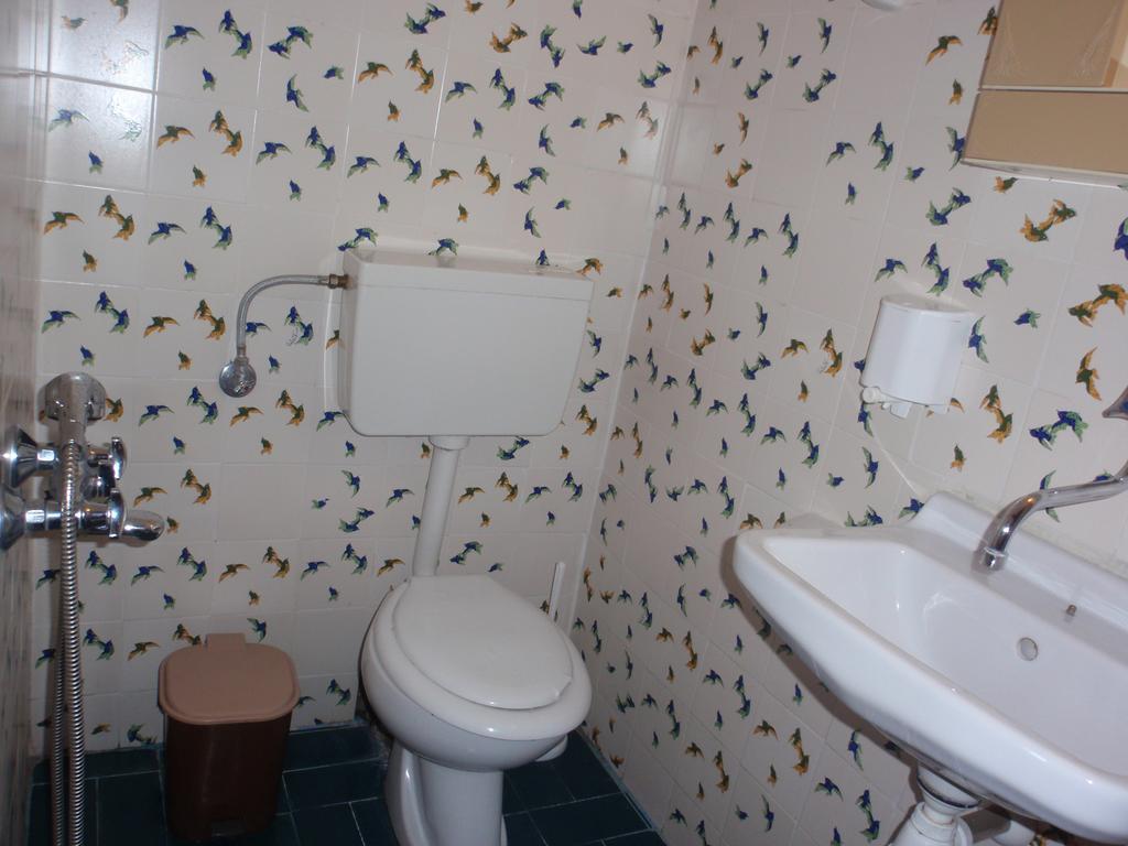 Meraklis Rooms Kariotes Екстер'єр фото